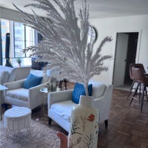 Cream and White Vase Accent with Elegant Design